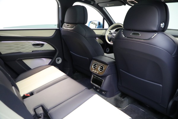 Used 2024 Bentley Bentayga Azure V8 for sale Sold at Rolls-Royce Motor Cars Greenwich in Greenwich CT 06830 23