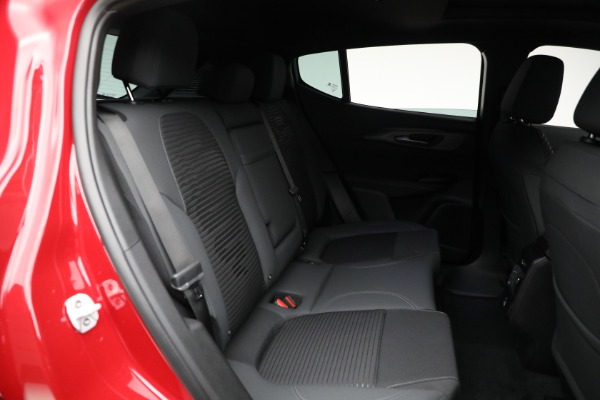 New 2025 Alfa Romeo Tonale Tributo Italiano for sale Sold at Rolls-Royce Motor Cars Greenwich in Greenwich CT 06830 17