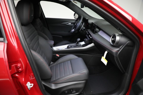 New 2025 Alfa Romeo Tonale Tributo Italiano for sale Sold at Rolls-Royce Motor Cars Greenwich in Greenwich CT 06830 11