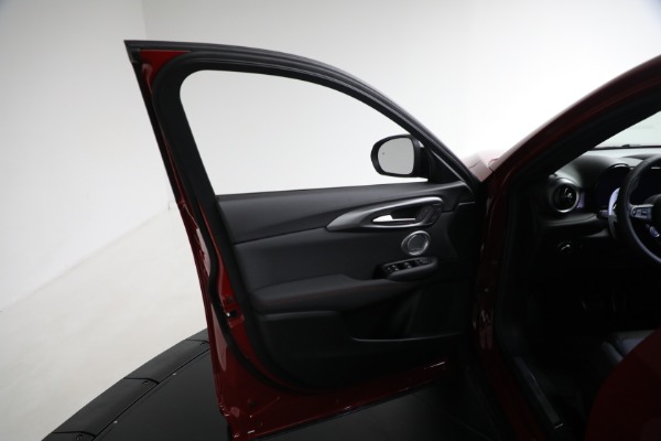 New 2025 Alfa Romeo Tonale Tributo Italiano for sale Sold at Rolls-Royce Motor Cars Greenwich in Greenwich CT 06830 18