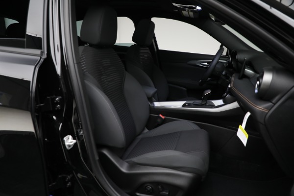 New 2025 Alfa Romeo Tonale Intensa for sale $40,625 at Rolls-Royce Motor Cars Greenwich in Greenwich CT 06830 13