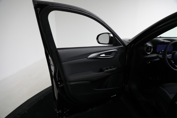 New 2025 Alfa Romeo Tonale Intensa for sale $40,625 at Rolls-Royce Motor Cars Greenwich in Greenwich CT 06830 20