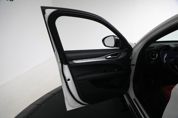 New 2025 Alfa Romeo Stelvio Veloce for sale Sold at Rolls-Royce Motor Cars Greenwich in Greenwich CT 06830 18