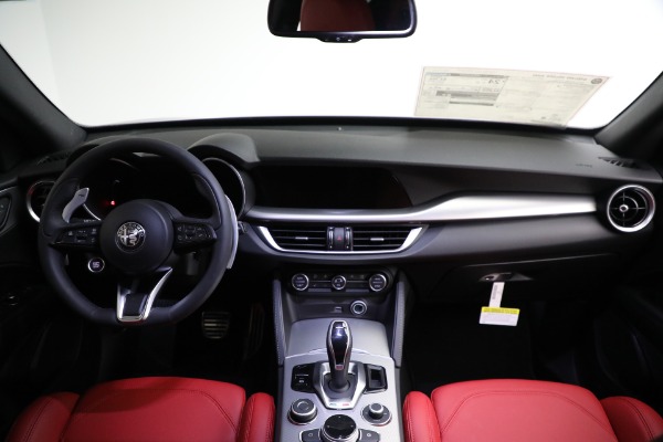 New 2025 Alfa Romeo Stelvio for sale $57,685 at Rolls-Royce Motor Cars Greenwich in Greenwich CT 06830 19