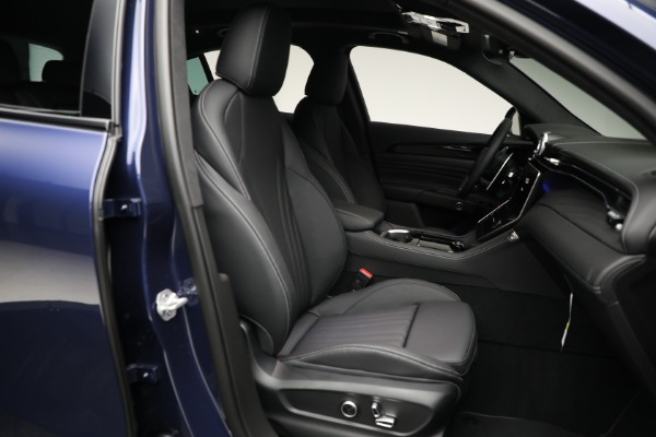 New 2025 Maserati Grecale Modena for sale $83,405 at Rolls-Royce Motor Cars Greenwich in Greenwich CT 06830 12