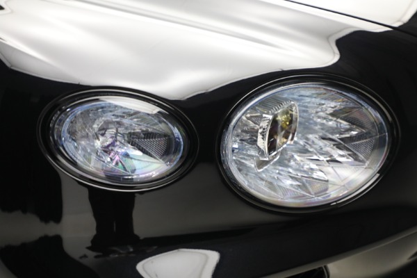 New 2025 Bentley Bentayga V8 for sale $228,900 at Rolls-Royce Motor Cars Greenwich in Greenwich CT 06830 13