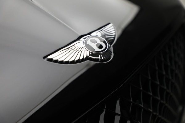 New 2025 Bentley Bentayga V8 for sale $228,900 at Rolls-Royce Motor Cars Greenwich in Greenwich CT 06830 14