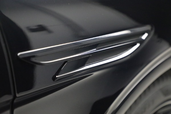 New 2025 Bentley Bentayga V8 for sale $228,900 at Rolls-Royce Motor Cars Greenwich in Greenwich CT 06830 15