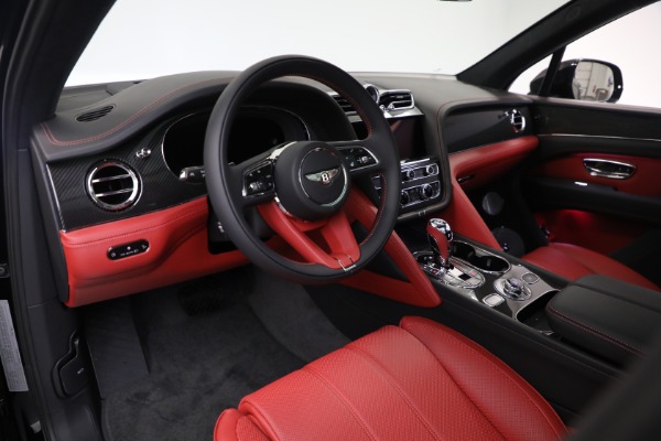 New 2025 Bentley Bentayga V8 for sale $228,900 at Rolls-Royce Motor Cars Greenwich in Greenwich CT 06830 18
