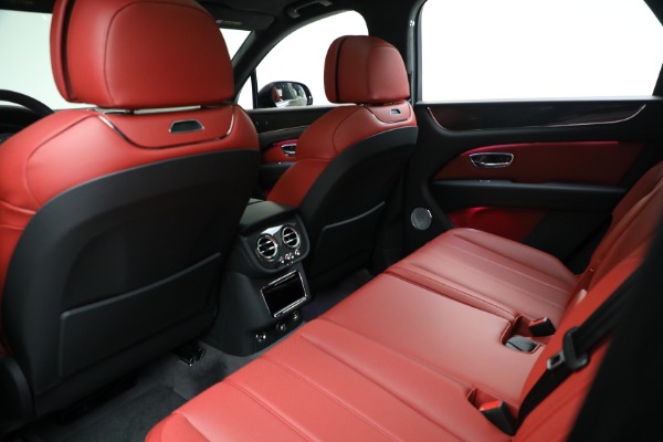 New 2025 Bentley Bentayga V8 for sale $228,900 at Rolls-Royce Motor Cars Greenwich in Greenwich CT 06830 22