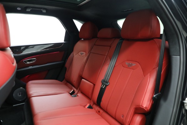 New 2025 Bentley Bentayga V8 for sale $228,900 at Rolls-Royce Motor Cars Greenwich in Greenwich CT 06830 24
