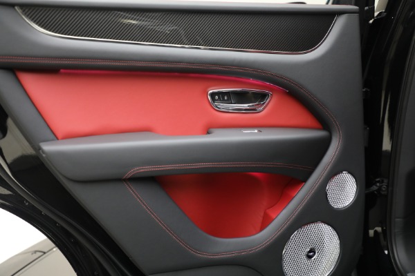 New 2025 Bentley Bentayga V8 for sale $228,900 at Rolls-Royce Motor Cars Greenwich in Greenwich CT 06830 25