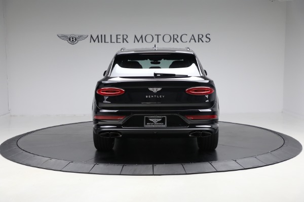 New 2025 Bentley Bentayga V8 for sale $228,900 at Rolls-Royce Motor Cars Greenwich in Greenwich CT 06830 6