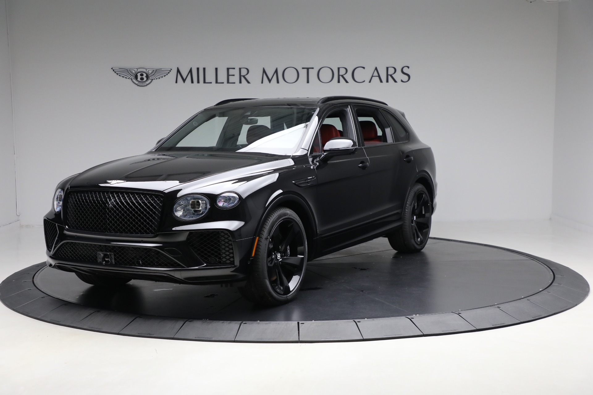 New 2025 Bentley Bentayga V8 for sale $228,900 at Rolls-Royce Motor Cars Greenwich in Greenwich CT 06830 1