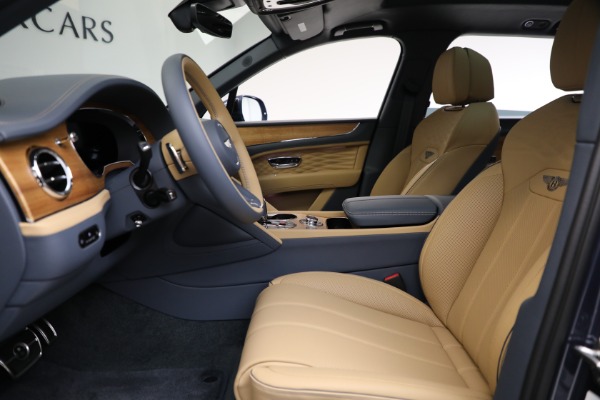 Used 2025 Bentley Bentayga EWB Azure V8 for sale $239,900 at Rolls-Royce Motor Cars Greenwich in Greenwich CT 06830 18