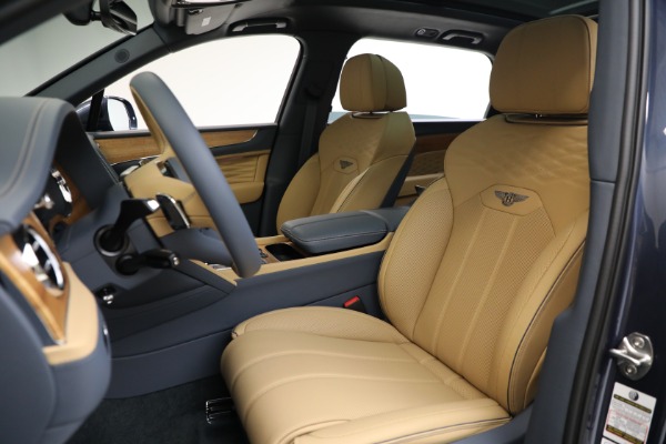 Used 2025 Bentley Bentayga EWB Azure V8 for sale $239,900 at Rolls-Royce Motor Cars Greenwich in Greenwich CT 06830 19