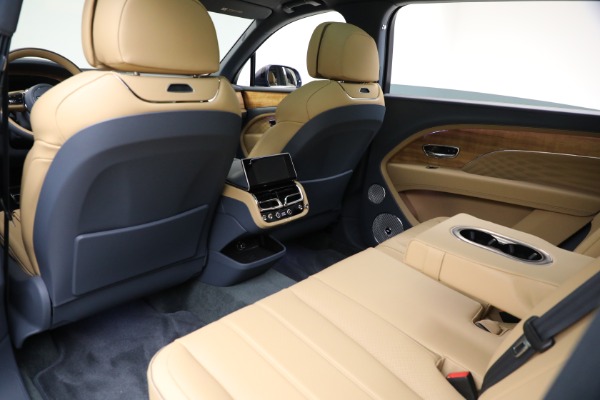 Used 2025 Bentley Bentayga EWB Azure V8 for sale $239,900 at Rolls-Royce Motor Cars Greenwich in Greenwich CT 06830 21