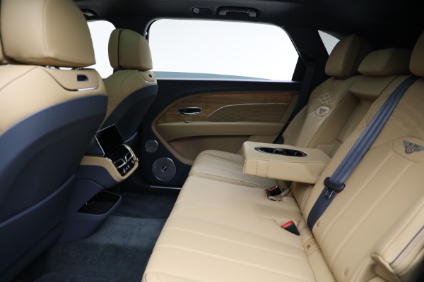 Used 2025 Bentley Bentayga EWB Azure V8 for sale $239,900 at Rolls-Royce Motor Cars Greenwich in Greenwich CT 06830 22