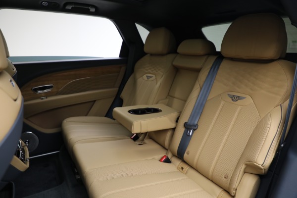 Used 2025 Bentley Bentayga EWB Azure V8 for sale $239,900 at Rolls-Royce Motor Cars Greenwich in Greenwich CT 06830 23