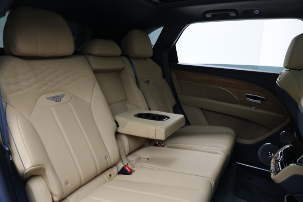 Used 2025 Bentley Bentayga EWB Azure V8 for sale $239,900 at Rolls-Royce Motor Cars Greenwich in Greenwich CT 06830 28