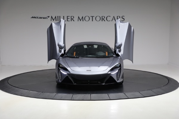New 2025 McLaren Artura Vision for sale $292,398 at Rolls-Royce Motor Cars Greenwich in Greenwich CT 06830 13