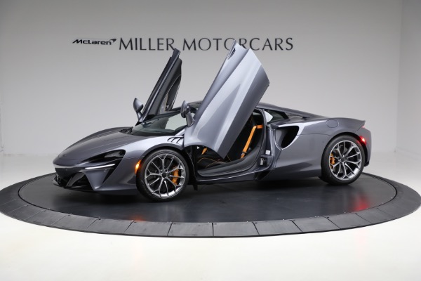 Used 2025 McLaren Artura Vision for sale $292,398 at Rolls-Royce Motor Cars Greenwich in Greenwich CT 06830 15