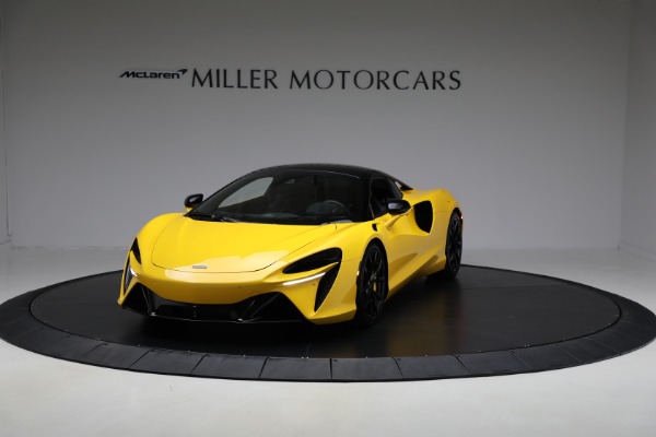 2023 McLaren Artura
