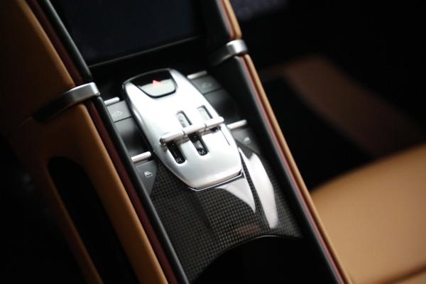 Used 2024 Ferrari Roma Spider for sale $301,900 at Rolls-Royce Motor Cars Greenwich in Greenwich CT 06830 25