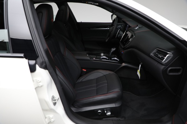New 2024 Maserati Ghibli Modena Ultima Q4 for sale $87,324 at Rolls-Royce Motor Cars Greenwich in Greenwich CT 06830 15