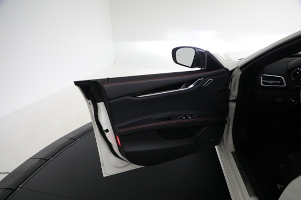 New 2024 Maserati Ghibli Modena Ultima Q4 for sale $87,324 at Rolls-Royce Motor Cars Greenwich in Greenwich CT 06830 23