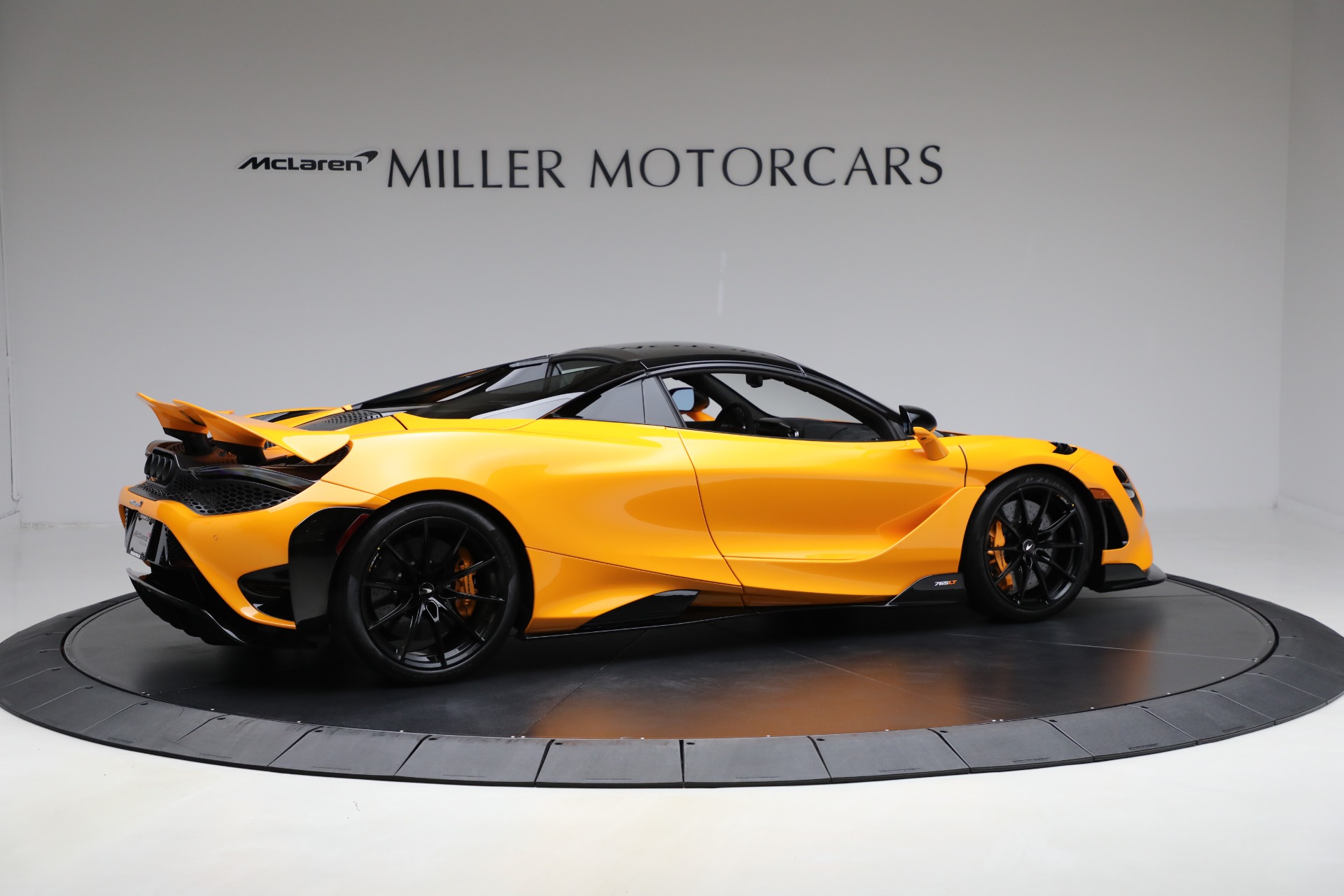 Used 2022 McLaren 765LT Spider for sale Sold at Rolls-Royce Motor Cars Greenwich in Greenwich CT 06830 17