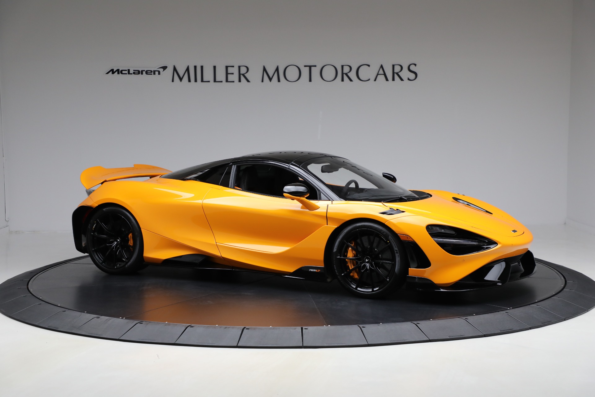 Used 2022 McLaren 765LT Spider for sale Sold at Rolls-Royce Motor Cars Greenwich in Greenwich CT 06830 19