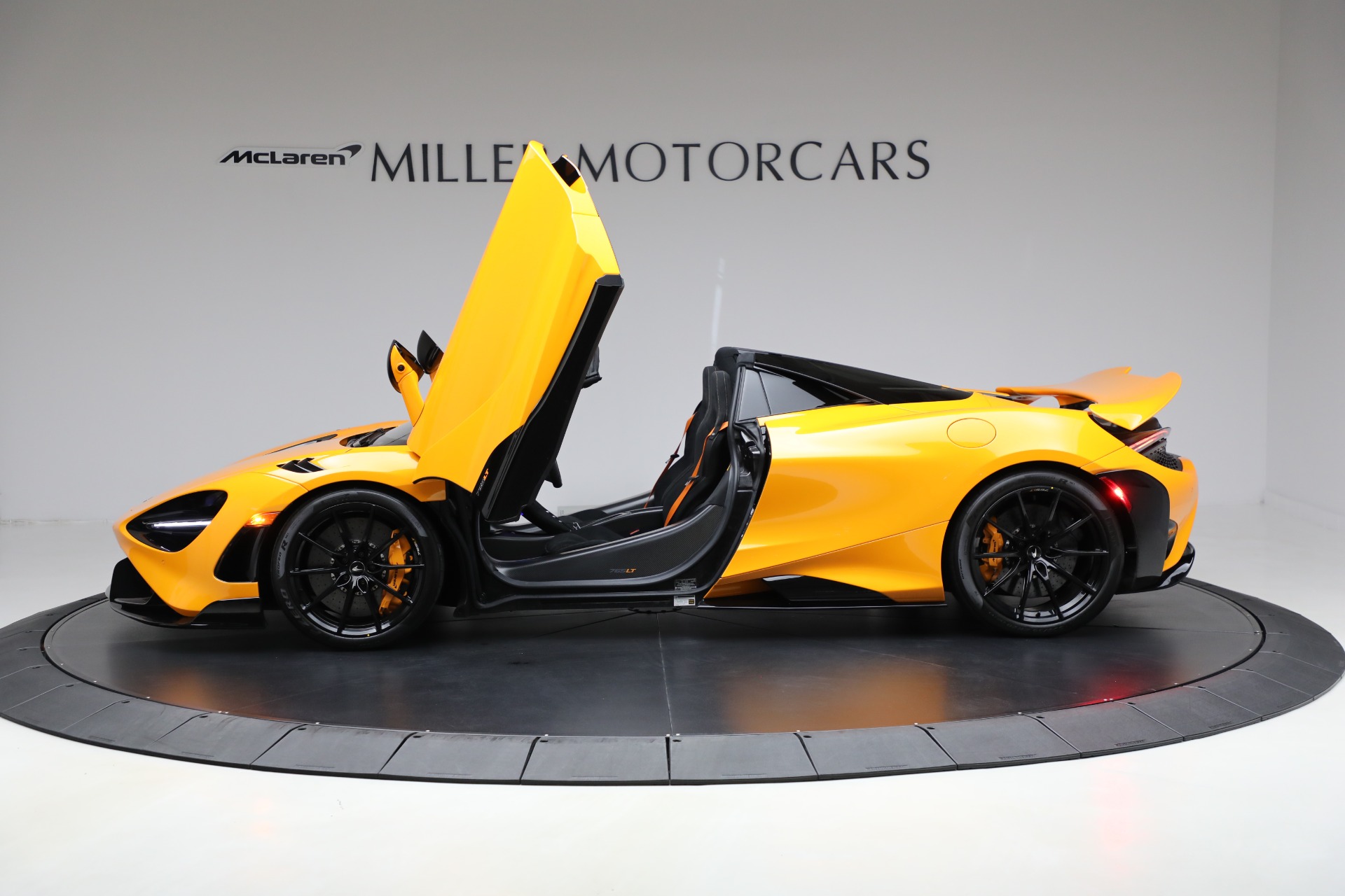 Used 2022 McLaren 765LT Spider for sale Sold at Rolls-Royce Motor Cars Greenwich in Greenwich CT 06830 24