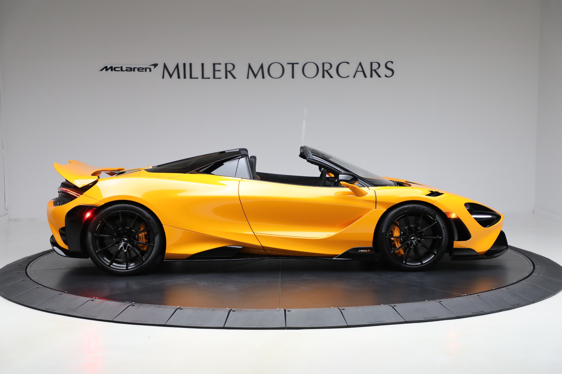 Used 2022 McLaren 765LT Spider for sale Sold at Rolls-Royce Motor Cars Greenwich in Greenwich CT 06830 8
