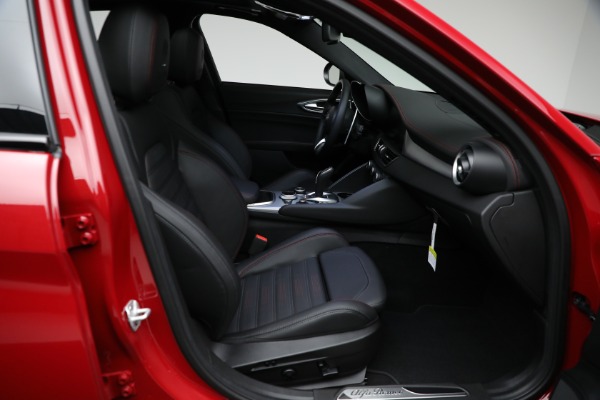 Used 2025 Alfa Romeo Giulia for sale $51,900 at Rolls-Royce Motor Cars Greenwich in Greenwich CT 06830 14