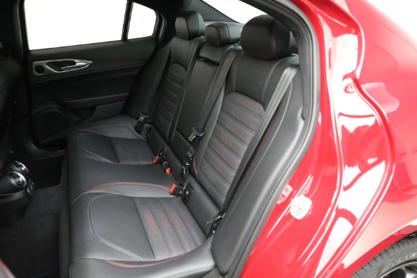 Used 2025 Alfa Romeo Giulia for sale $51,900 at Rolls-Royce Motor Cars Greenwich in Greenwich CT 06830 20