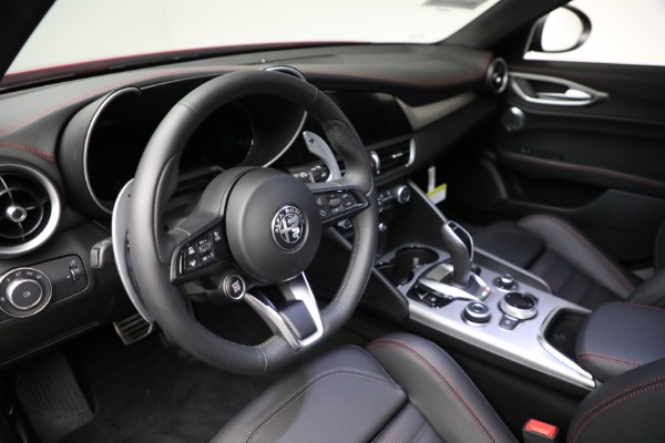 Used 2025 Alfa Romeo Giulia for sale $51,900 at Rolls-Royce Motor Cars Greenwich in Greenwich CT 06830 22