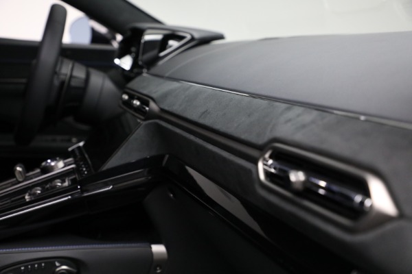 Used 2025 Aston Martin Vantage for sale $196,900 at Rolls-Royce Motor Cars Greenwich in Greenwich CT 06830 24