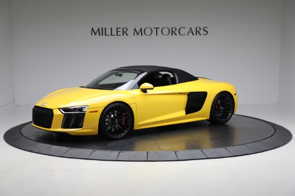 Used 2018 Audi R8 5.2 quattro V10 Spyder for sale $135,900 at Rolls-Royce Motor Cars Greenwich in Greenwich CT 06830 15