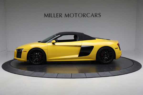Used 2018 Audi R8 5.2 quattro V10 Spyder for sale $135,900 at Rolls-Royce Motor Cars Greenwich in Greenwich CT 06830 16