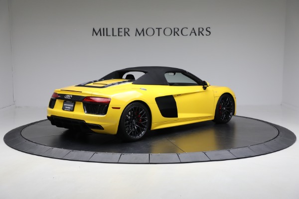 Used 2018 Audi R8 5.2 quattro V10 Spyder for sale $135,900 at Rolls-Royce Motor Cars Greenwich in Greenwich CT 06830 21