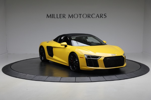Used 2018 Audi R8 5.2 quattro V10 Spyder for sale $135,900 at Rolls-Royce Motor Cars Greenwich in Greenwich CT 06830 24