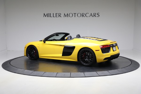 Used 2018 Audi R8 5.2 quattro V10 Spyder for sale $135,900 at Rolls-Royce Motor Cars Greenwich in Greenwich CT 06830 4