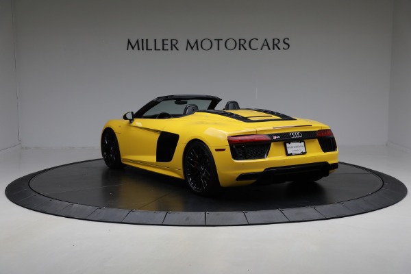 Used 2018 Audi R8 5.2 quattro V10 Spyder for sale $135,900 at Rolls-Royce Motor Cars Greenwich in Greenwich CT 06830 5
