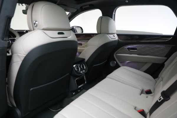 New 2023 Bentley Bentayga V8 for sale $189,900 at Rolls-Royce Motor Cars Greenwich in Greenwich CT 06830 19