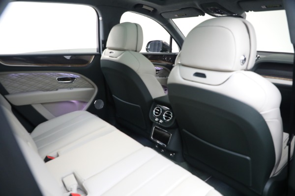 New 2023 Bentley Bentayga V8 for sale $189,900 at Rolls-Royce Motor Cars Greenwich in Greenwich CT 06830 24