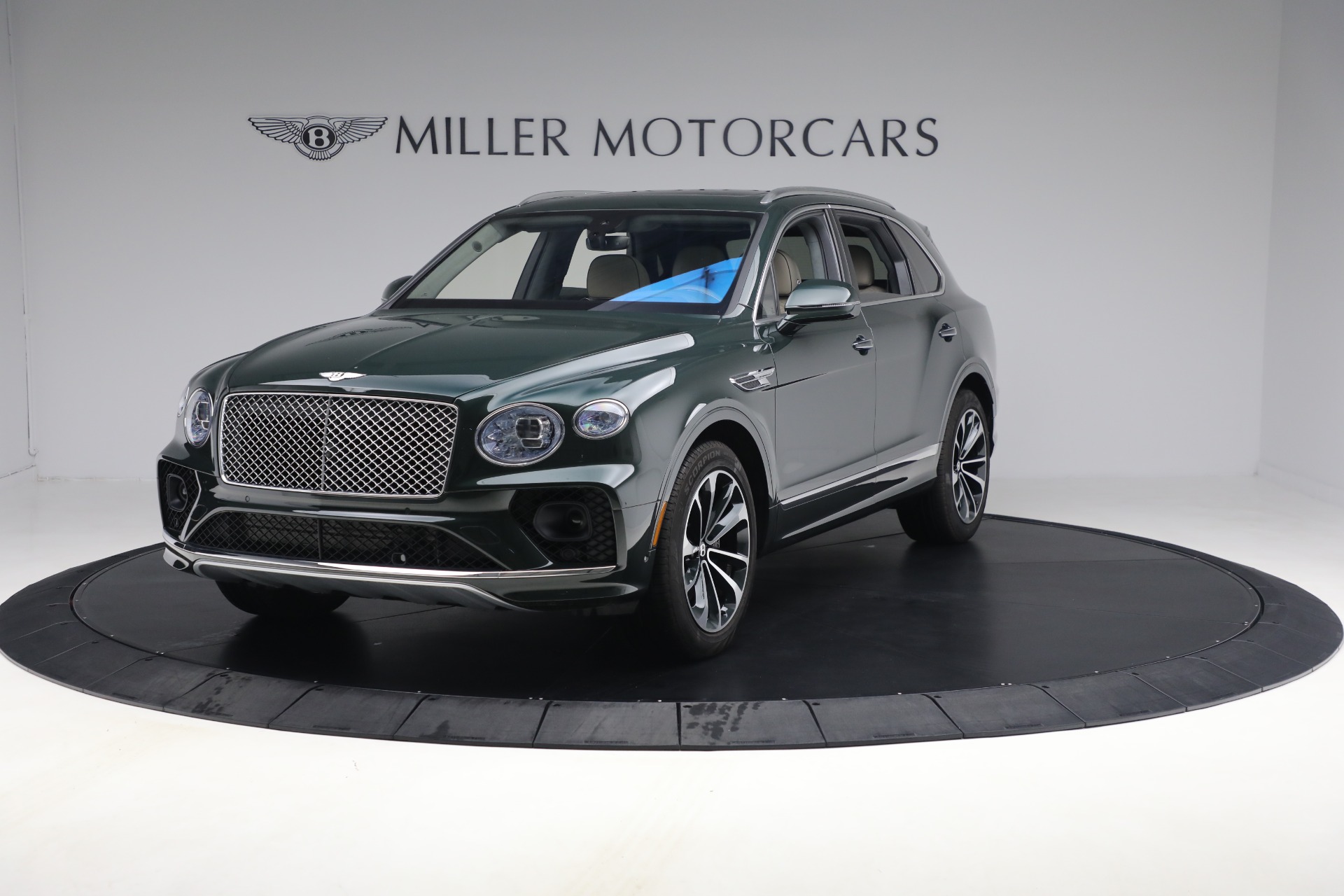 New 2023 Bentley Bentayga V8 for sale $189,900 at Rolls-Royce Motor Cars Greenwich in Greenwich CT 06830 1