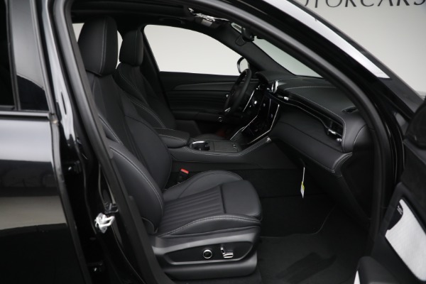 New 2025 Maserati Grecale Trofeo for sale $131,535 at Rolls-Royce Motor Cars Greenwich in Greenwich CT 06830 18