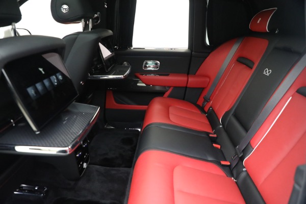 New 2025 Rolls-Royce Black Badge Cullinan for sale $565,050 at Rolls-Royce Motor Cars Greenwich in Greenwich CT 06830 24