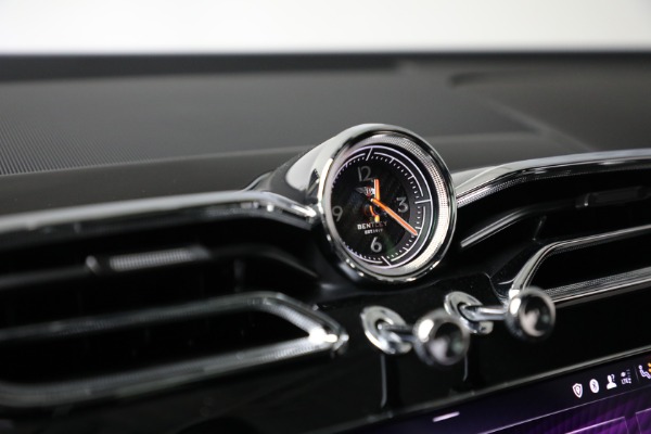 Used 2023 Bentley Bentayga V8 for sale $175,900 at Rolls-Royce Motor Cars Greenwich in Greenwich CT 06830 27
